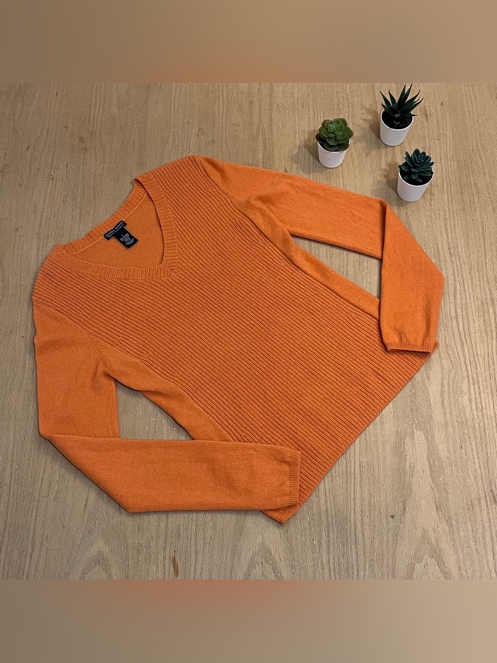 Vintage Daniel Bishop 100% Cashmere V-Neck Ribbed Sweater in Pumpkin Orange